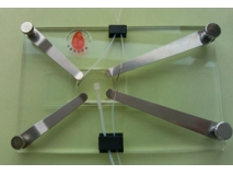 Easy microfluidic chip fixture